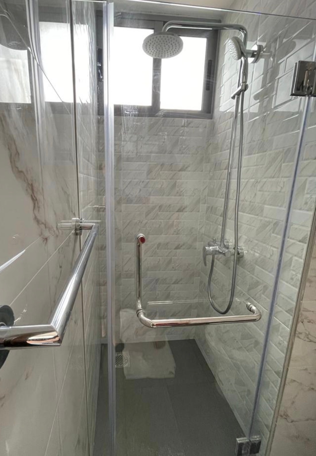 Another small space bathroom! Look for ideas!
