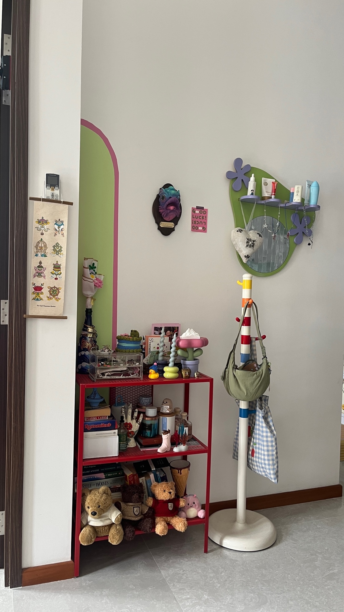 My Home Story: a whimsical 1br penthouse with a pool ☀️ Plants & fun!