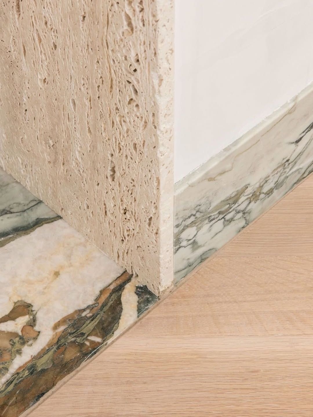 Wall skirting design for a sophisticated look