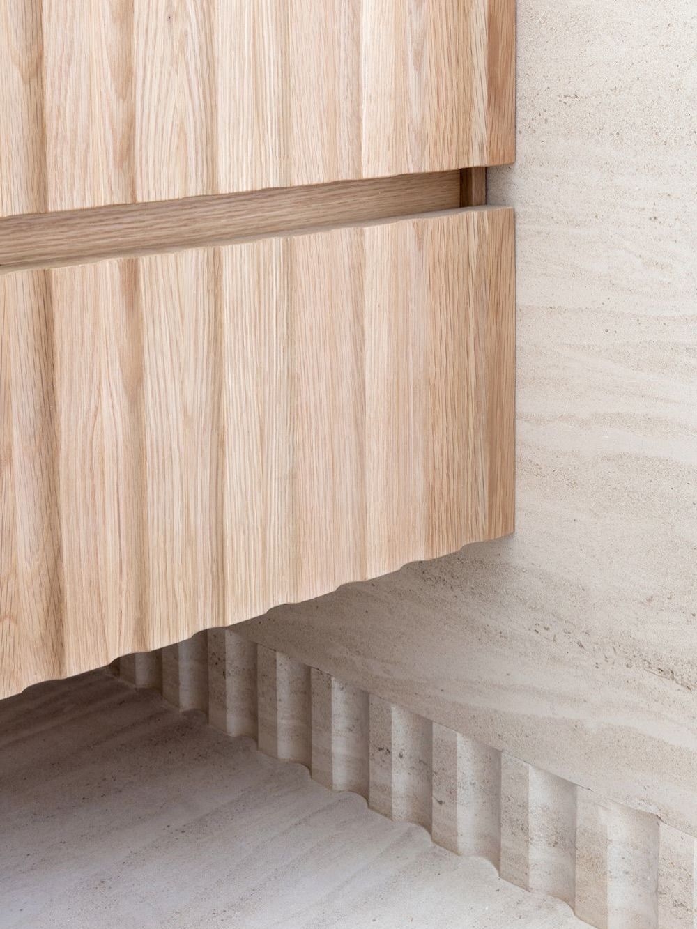 Wall skirting design for a sophisticated look