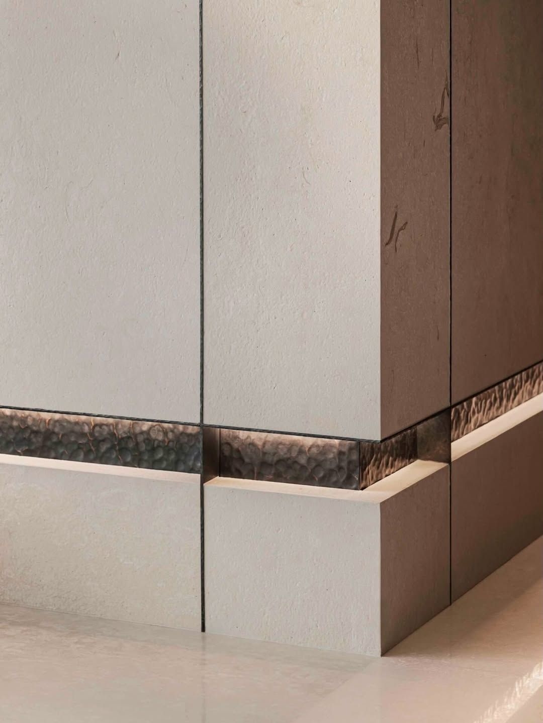 Wall skirting design for a sophisticated look