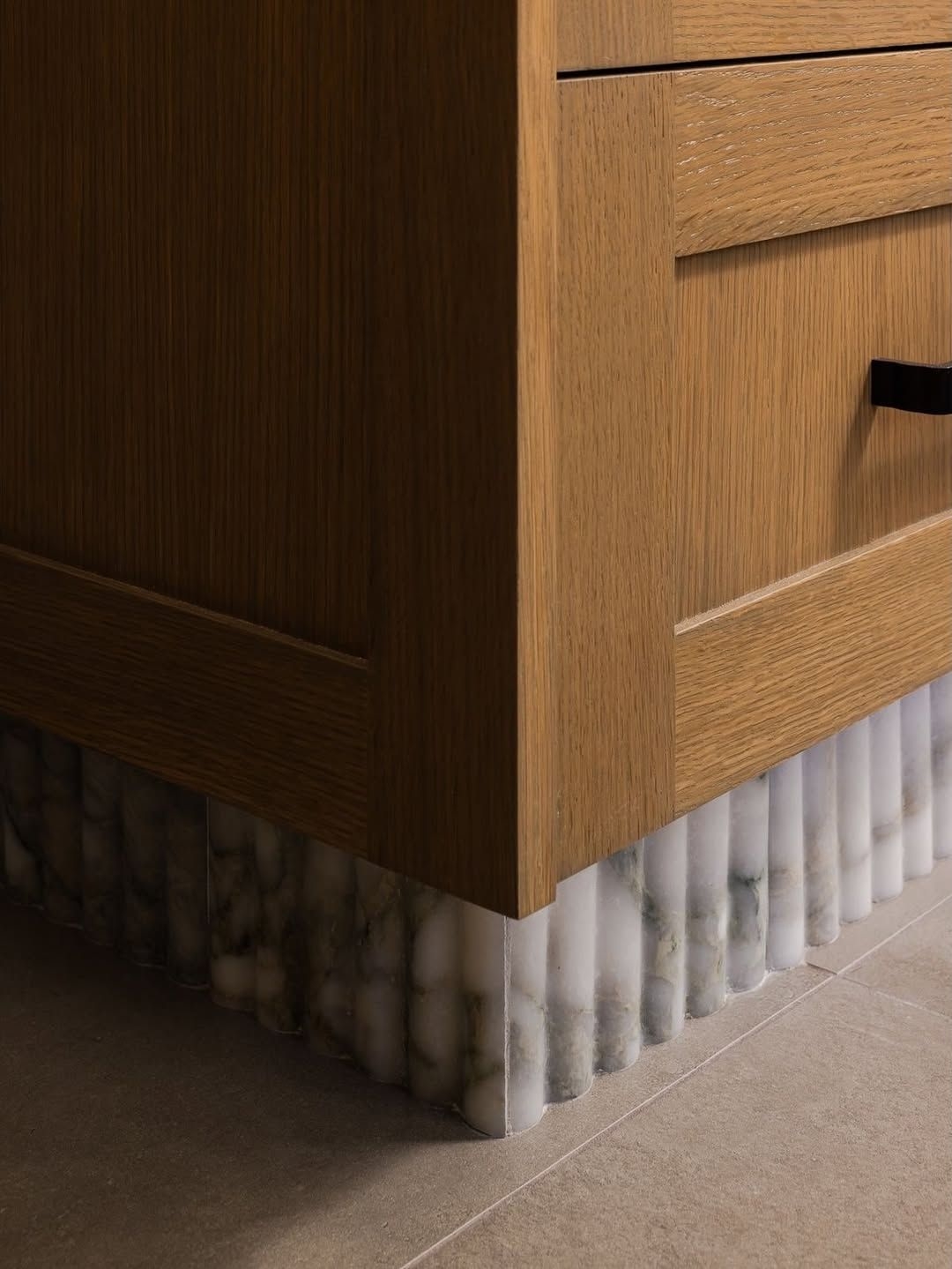 Wall skirting design for a sophisticated look