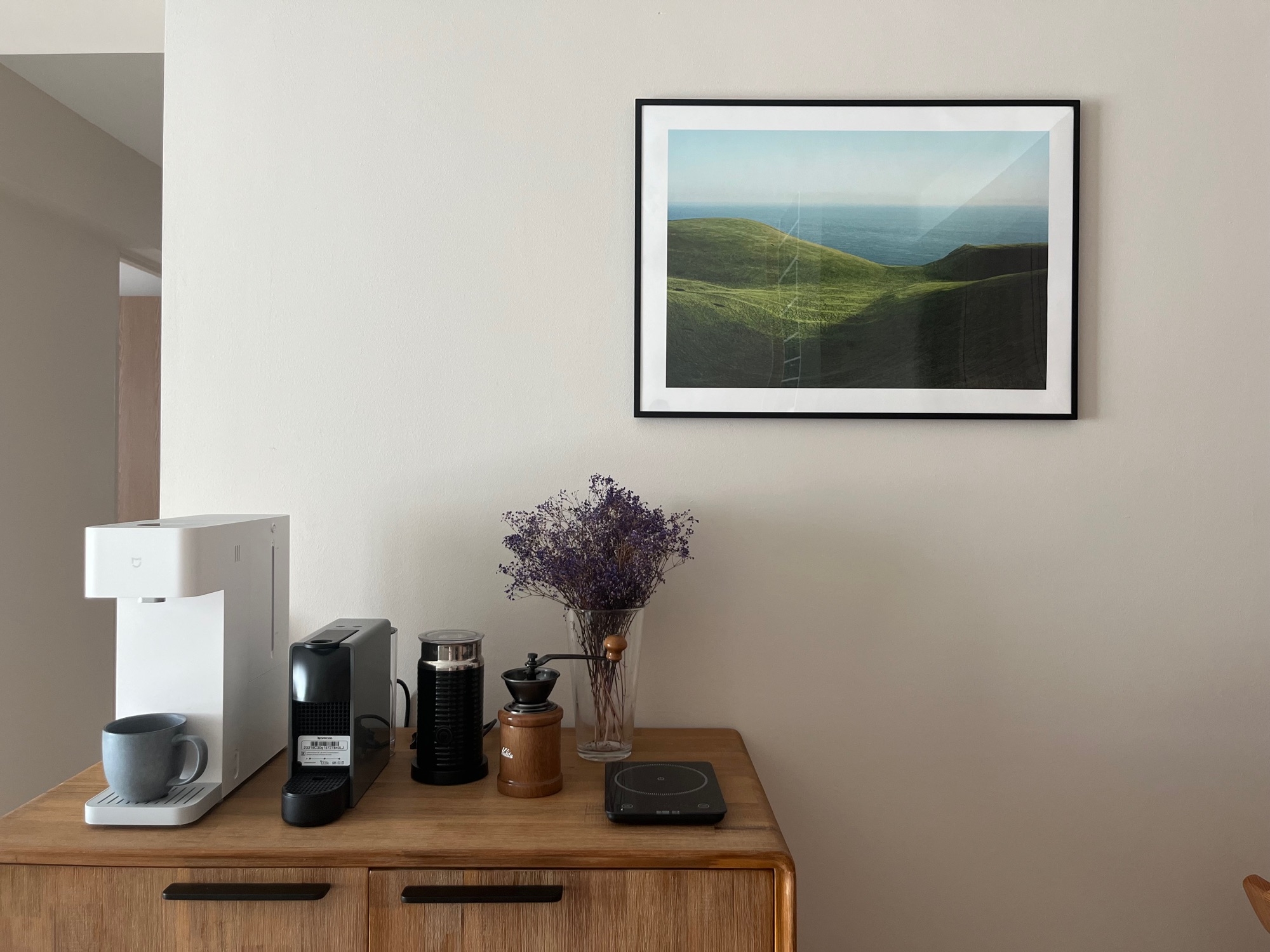 For slow mornings: breakfast nook and a coffee counter