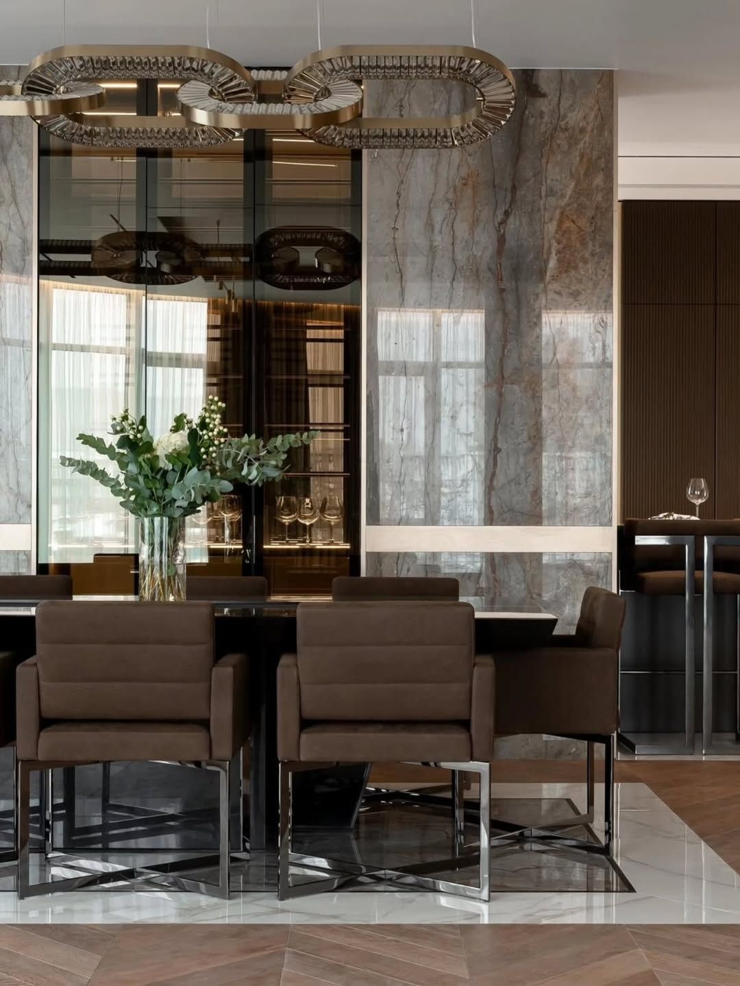 Luxurious dining room design