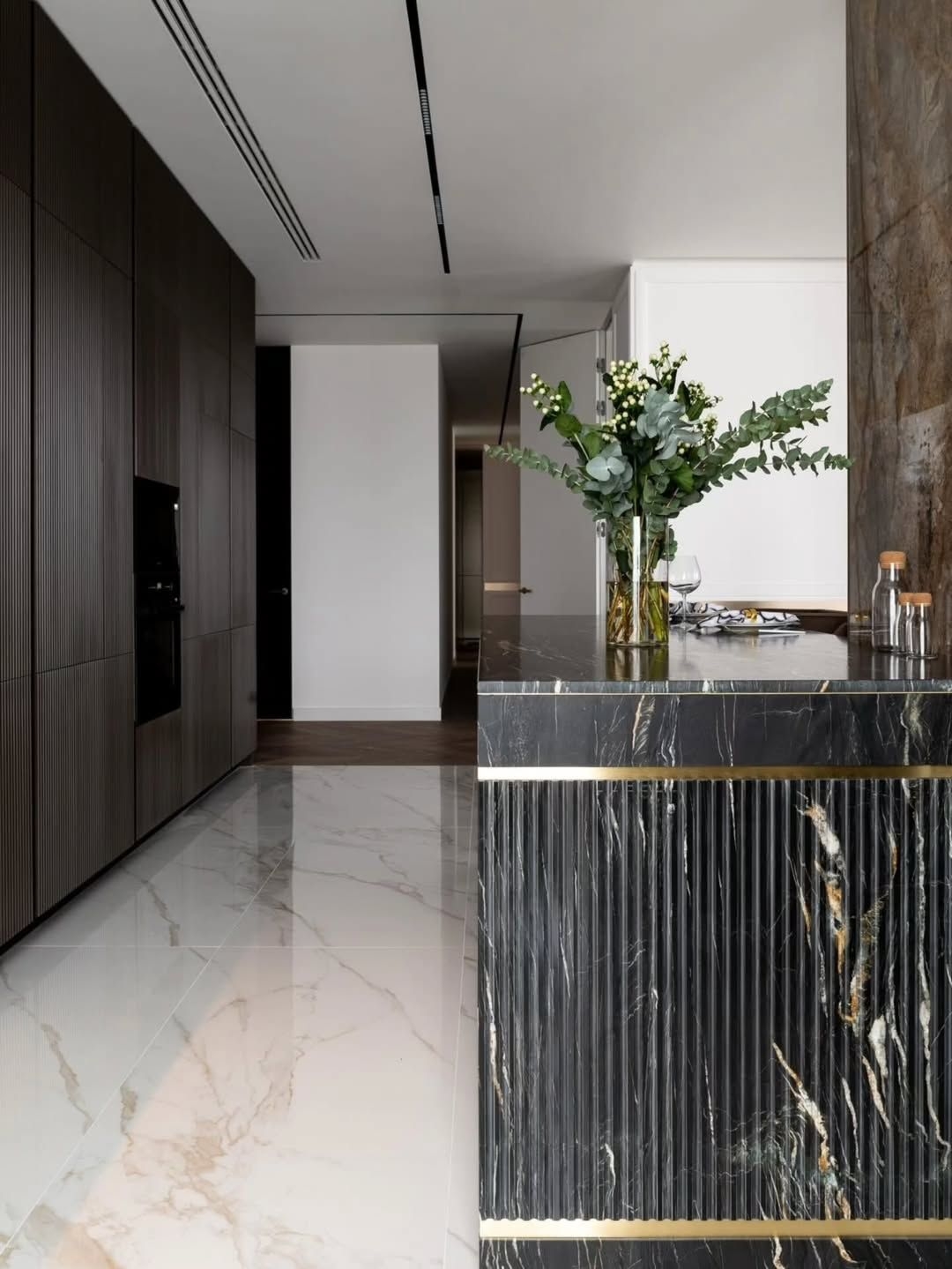 Luxurious dry kitchen designs