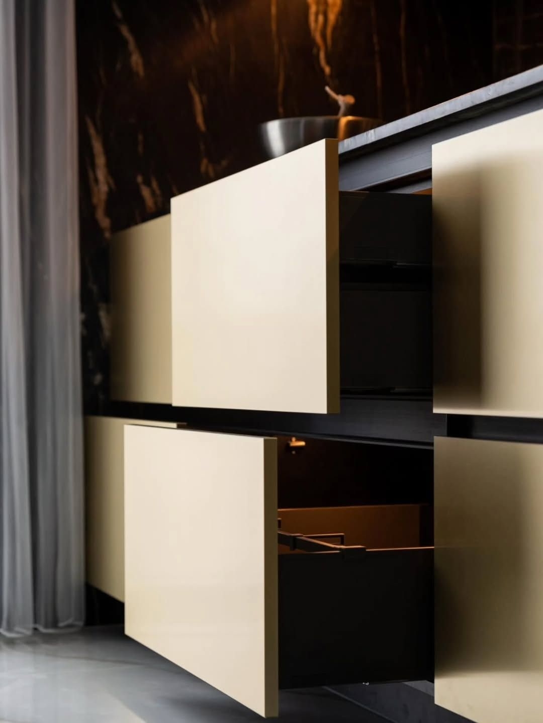 Luxurious dry kitchen designs