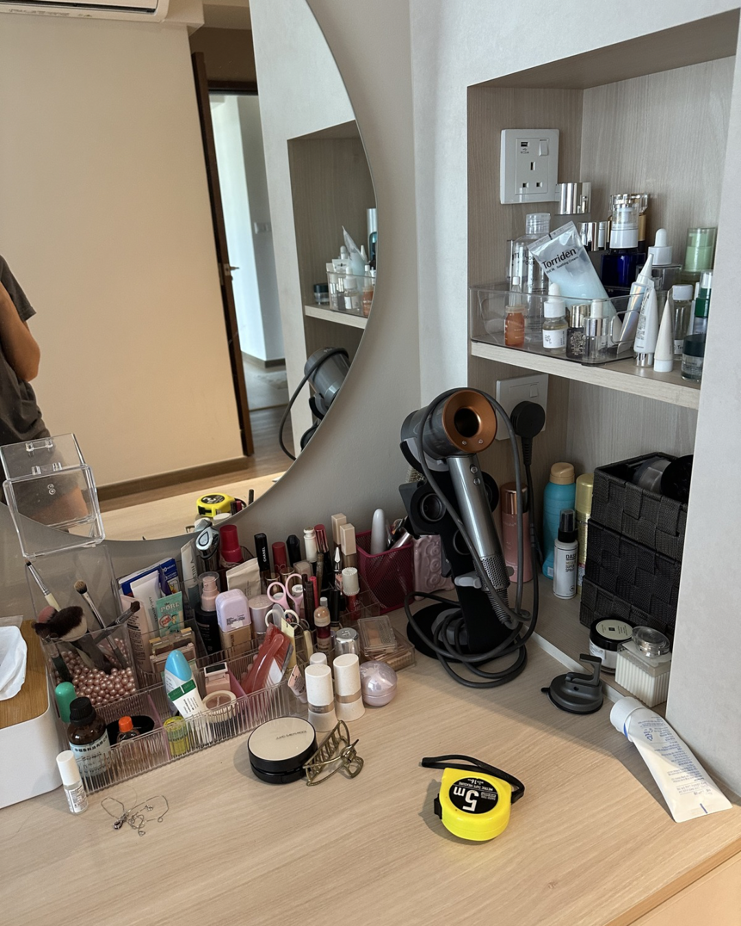 Vanity table glow up!