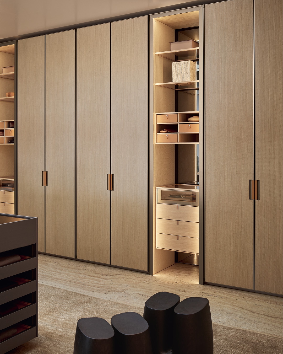 Stylish-walk-in-wardrobe-design