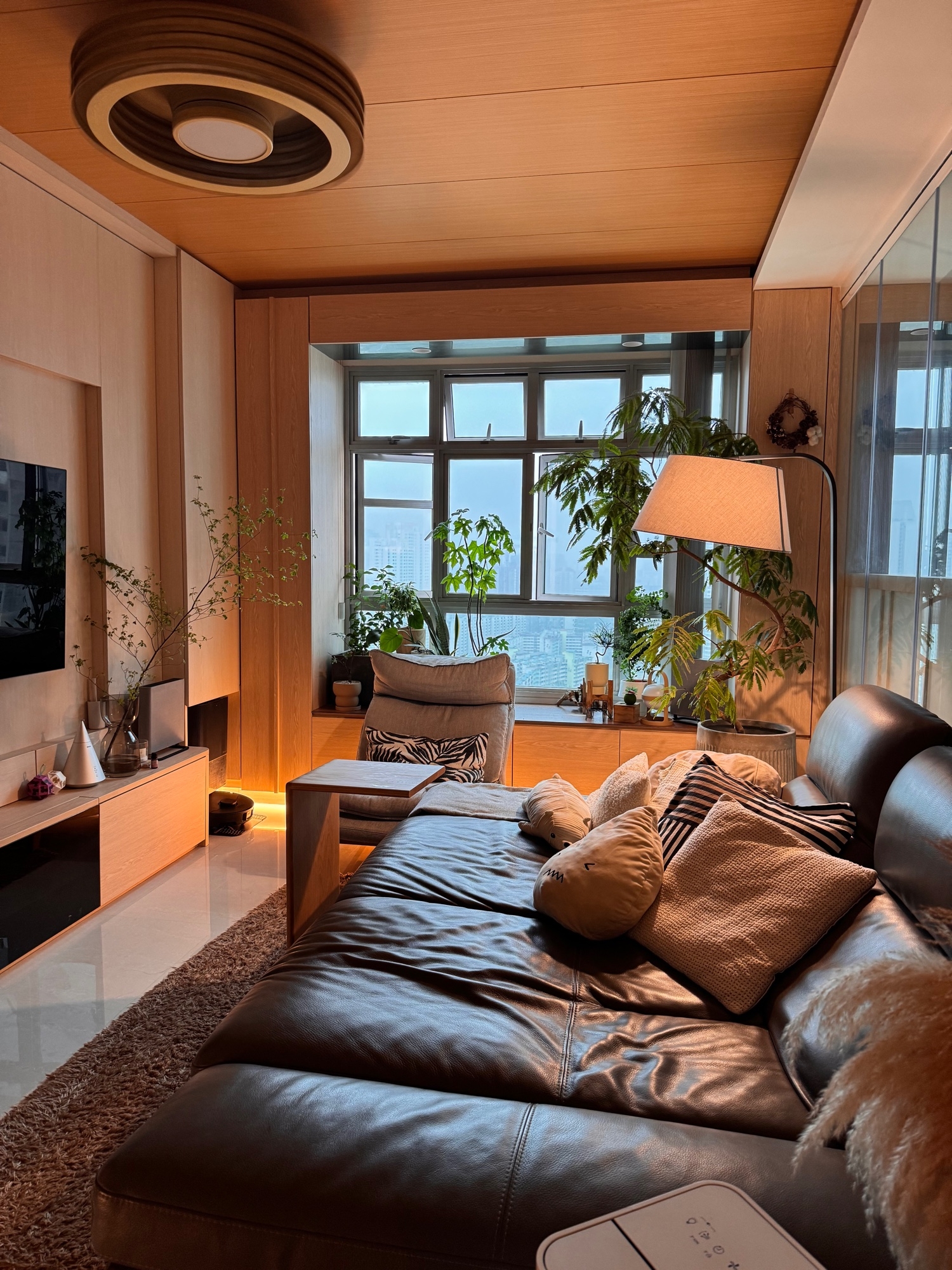☁️-Gloomy-Days,-Cozy-Corners-🤎