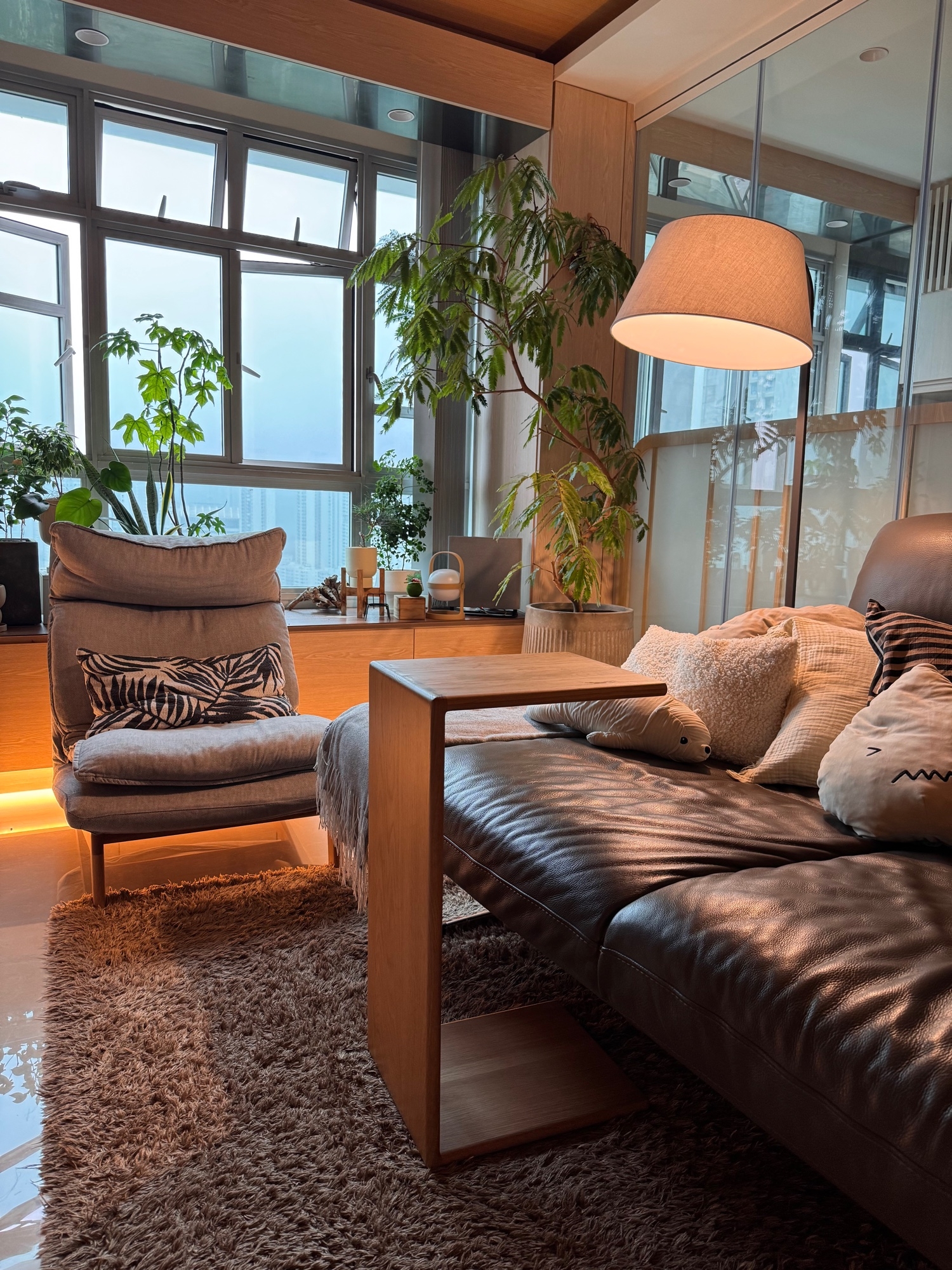 ☁️ Gloomy Days, Cozy Corners 🤎