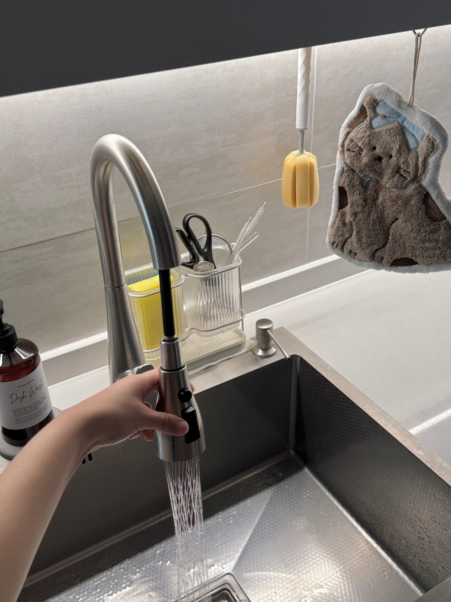 Our Minimalist Kitchen Sink Setup—Less Clutter, Easier Cleaning 🧽
