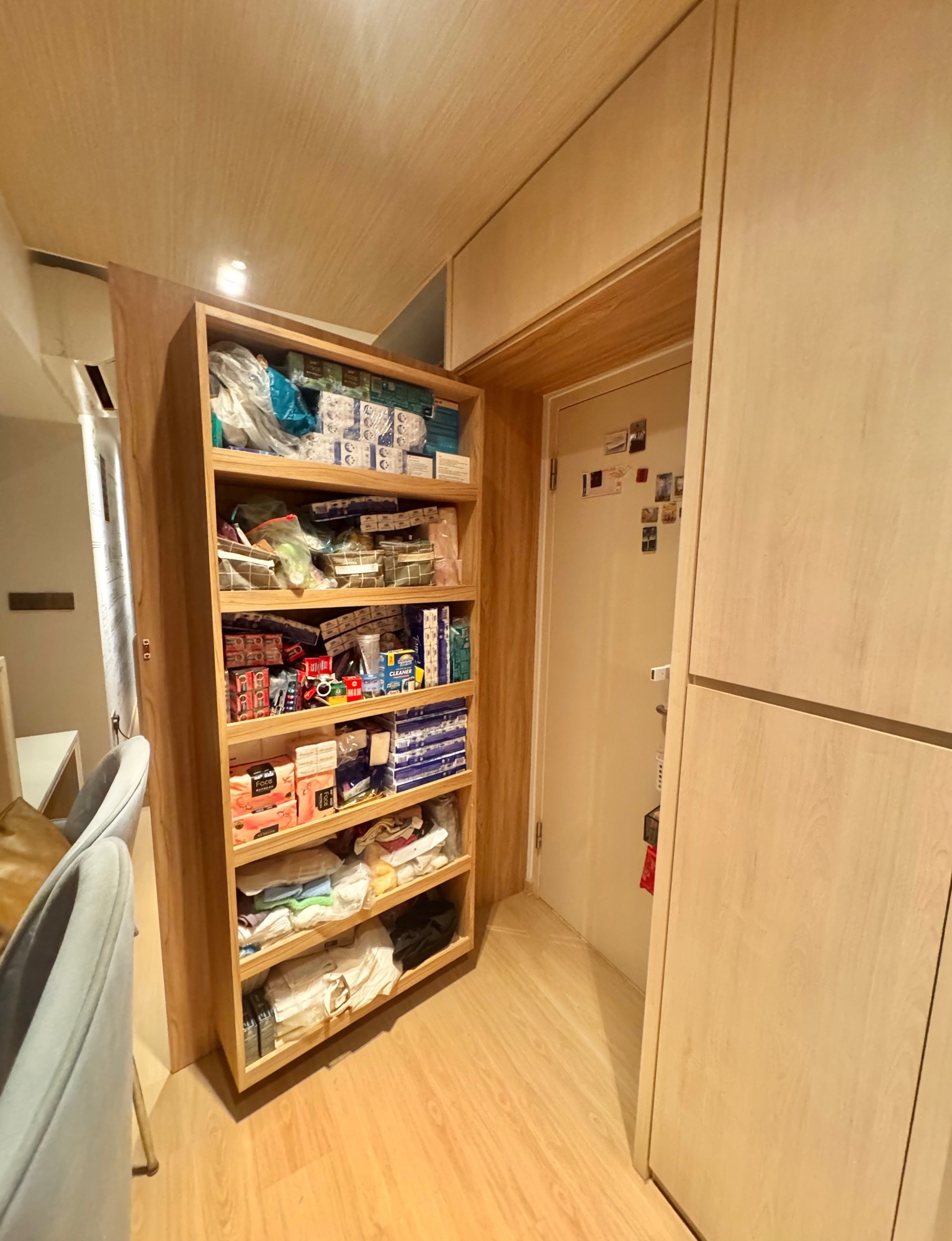 Bomb-shelter-storage-hacks---Clutter-at-bay