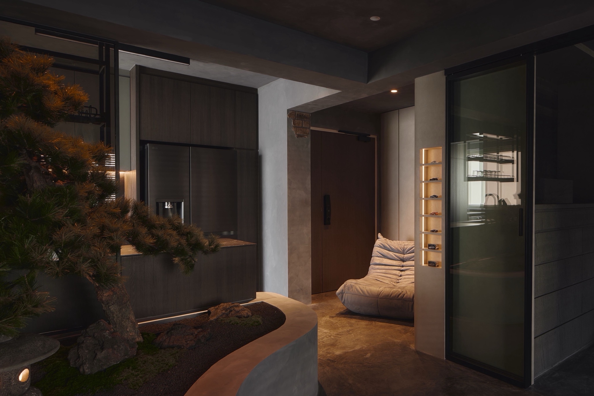 Industrial Japanese BTO House Tour with Bathtub and Elevator table ✨😍