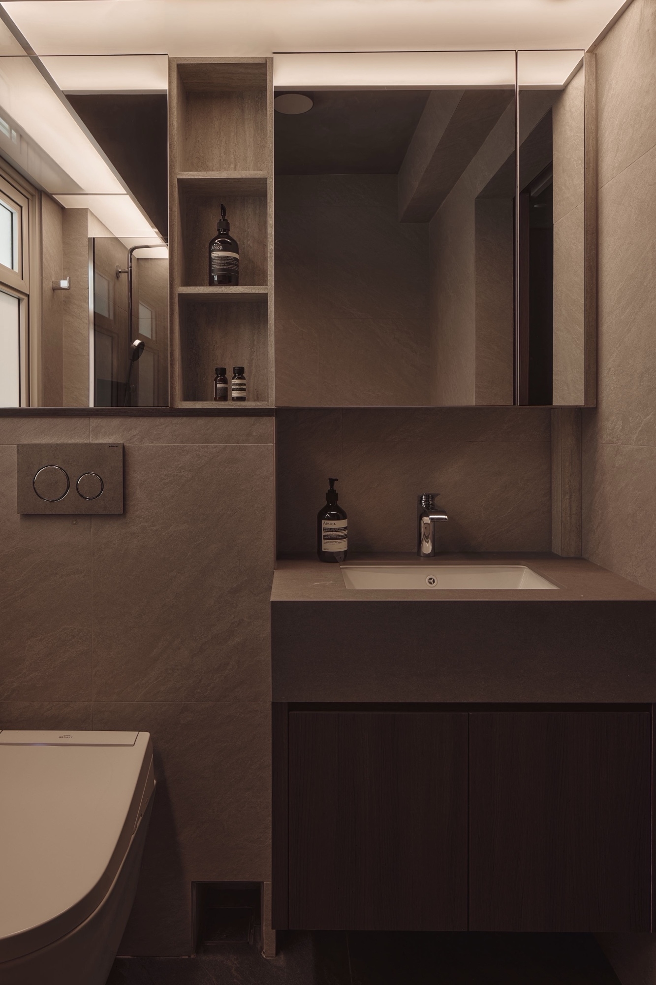 Industrial Japanese BTO House Tour with Bathtub and Elevator table ✨😍
