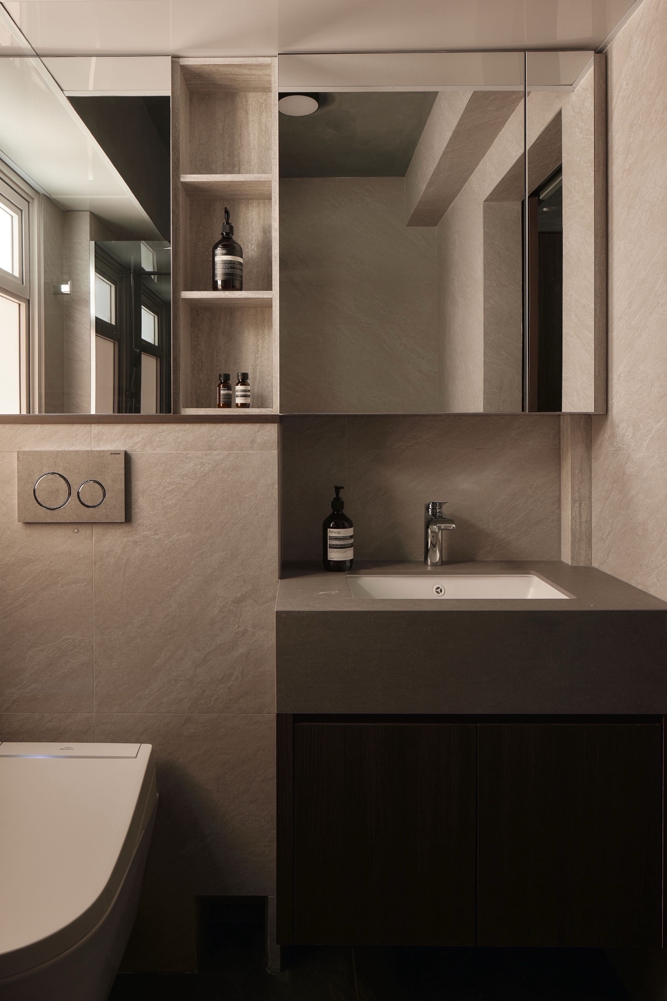 Industrial Japanese BTO House Tour with Bathtub and Elevator table ✨😍