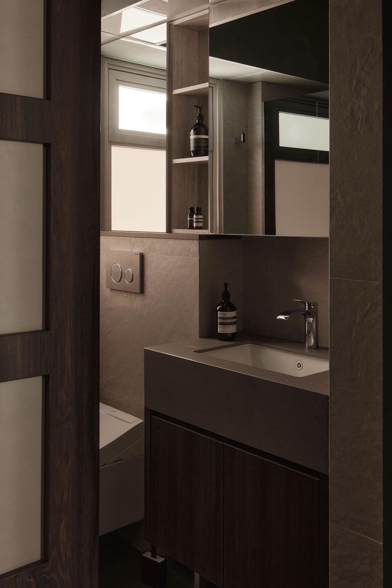 Industrial Japanese BTO House Tour with Bathtub and Elevator table ✨😍