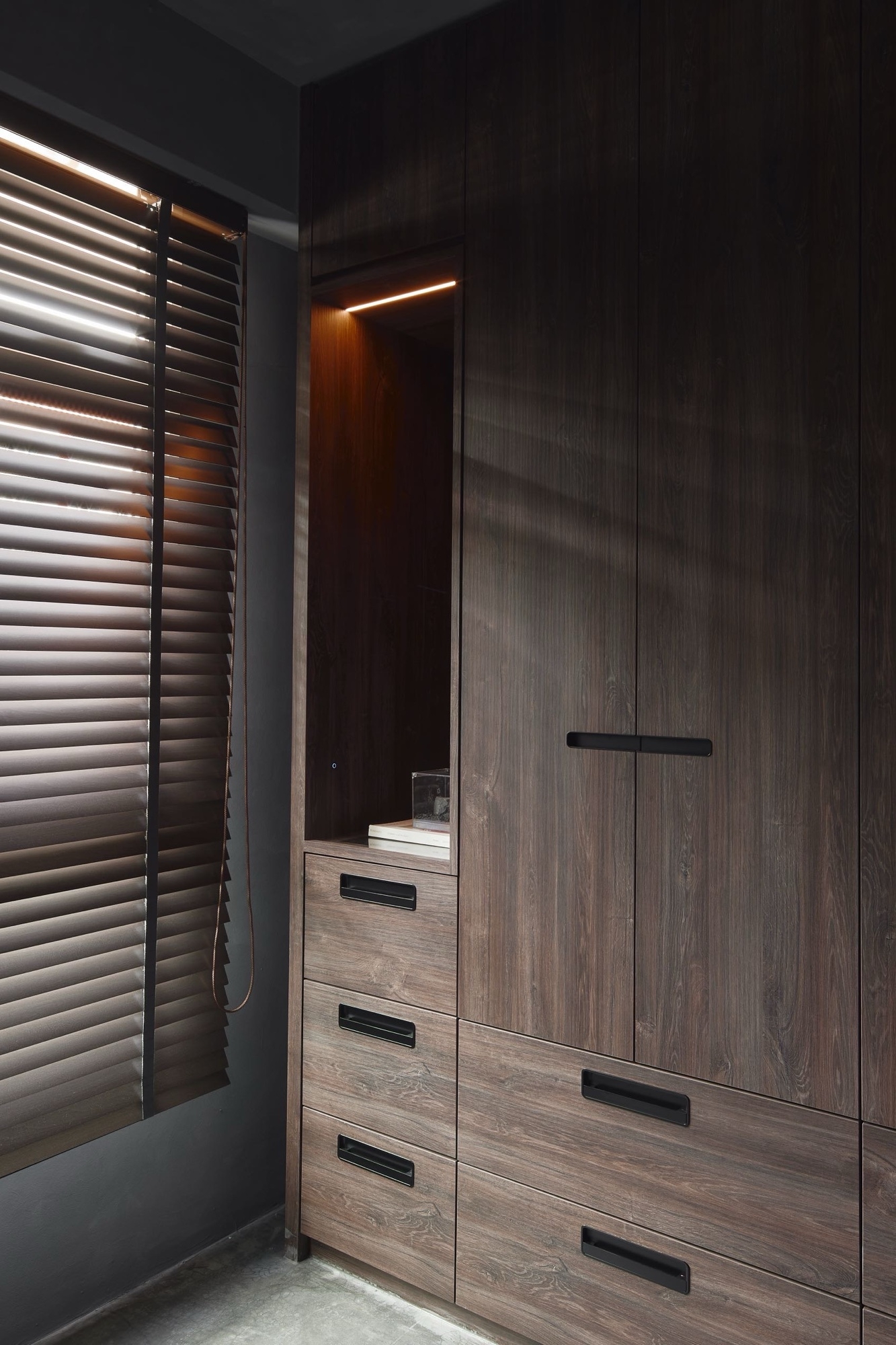 Industrial Japanese BTO House Tour with Bathtub and Elevator table ✨😍