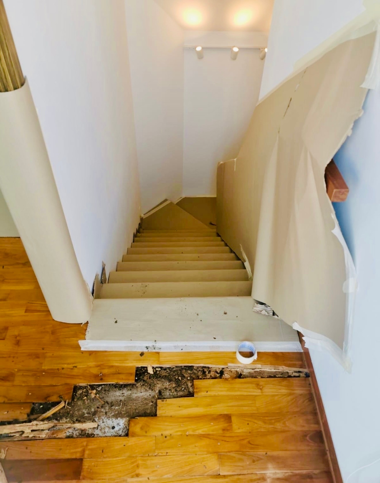 How-expensive-is-it-to-repair-the-entrance-way-to-the-staircase?-