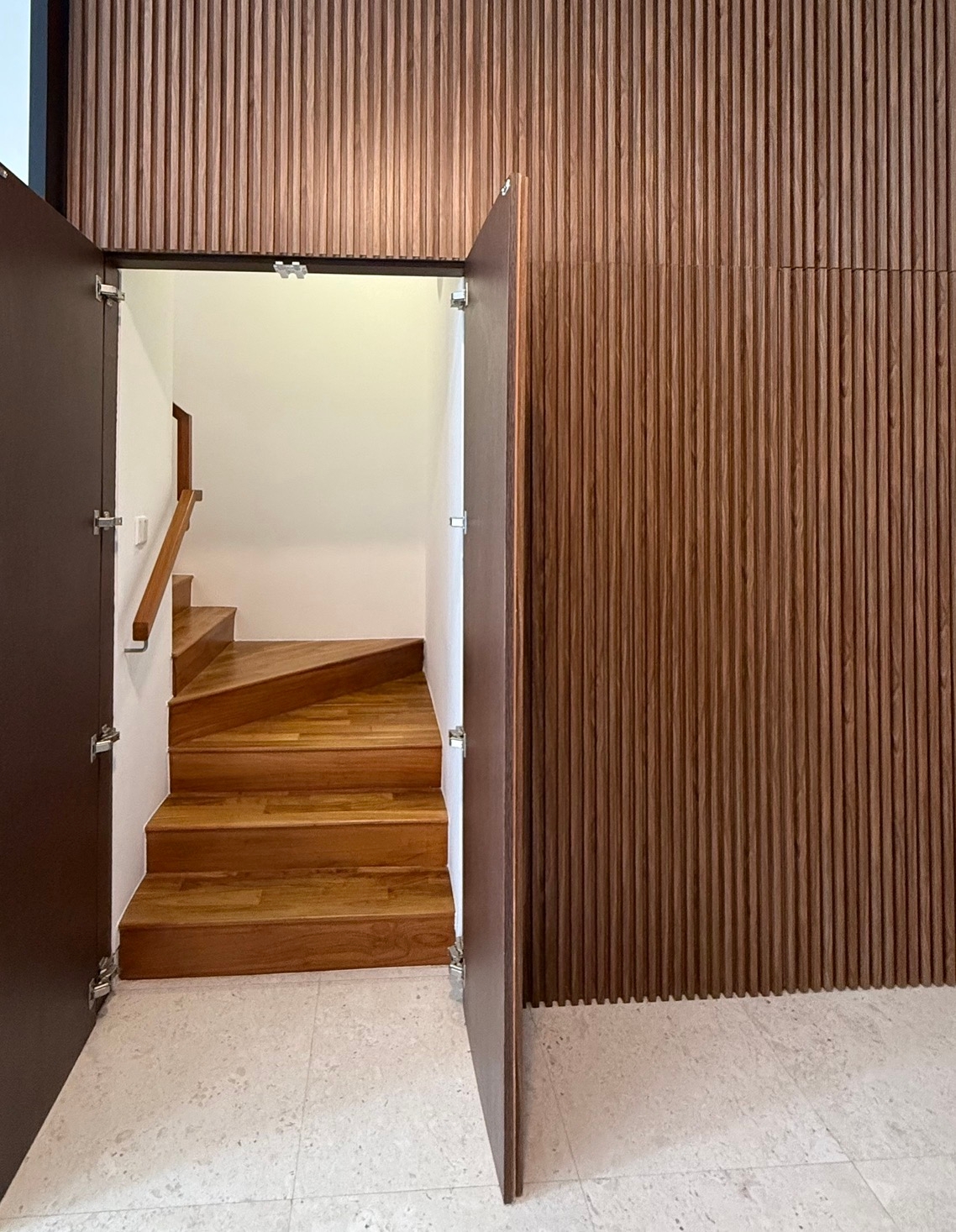 How expensive is it to repair the entrance way to the staircase?
