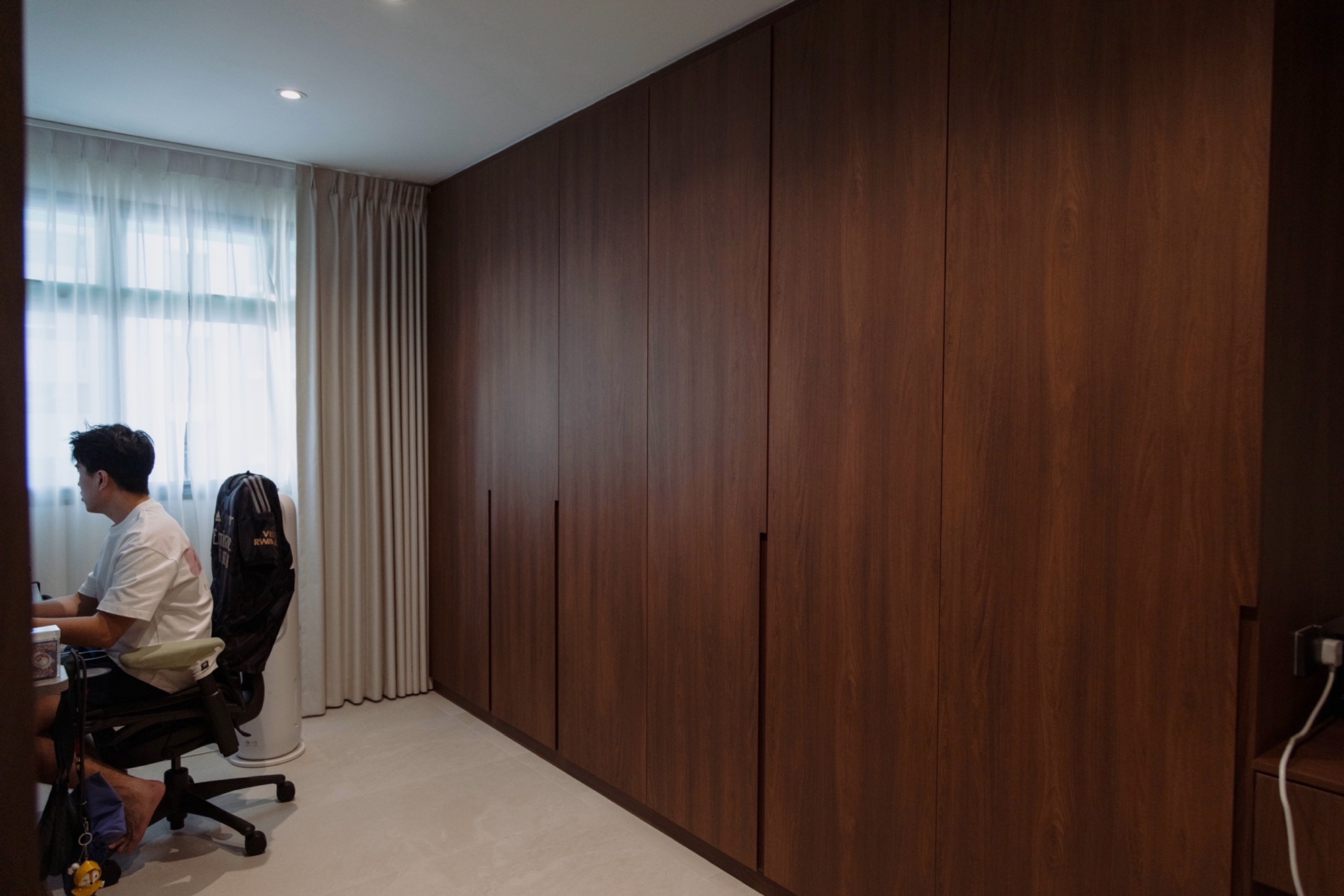 Introduction: A Moody Modern Flat near the Park