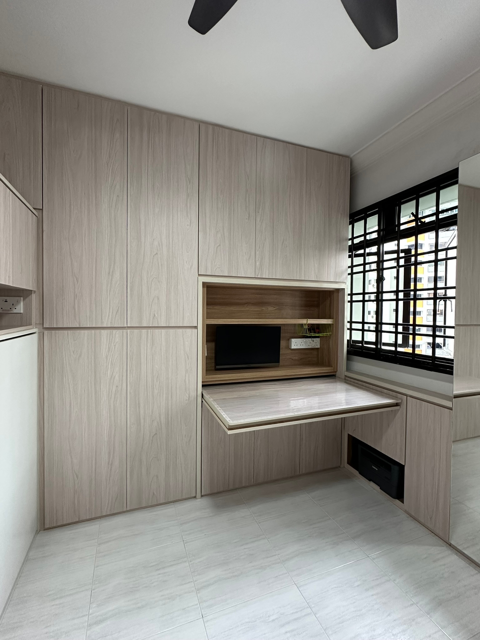 Minimalist-Built-In-Murphy-Table-with-Seamless-Storage