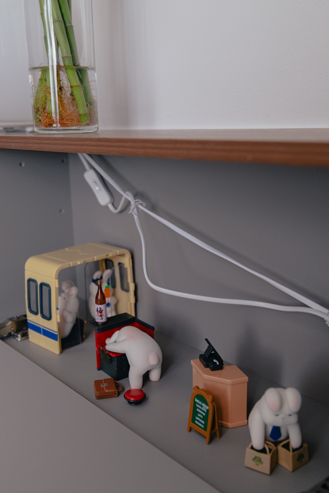 Kingfisher House: how we hide away our sockets! Part 1
