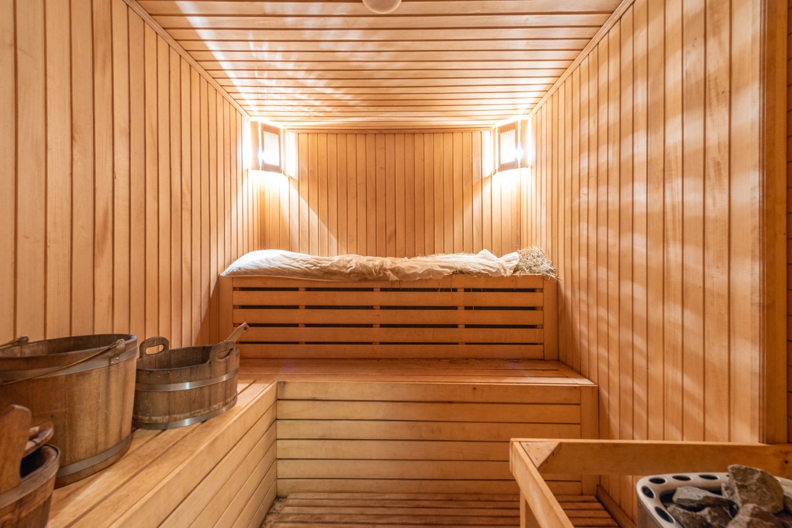 The-Master-Toilet:-German-Bathhouse,-HDB-Budget