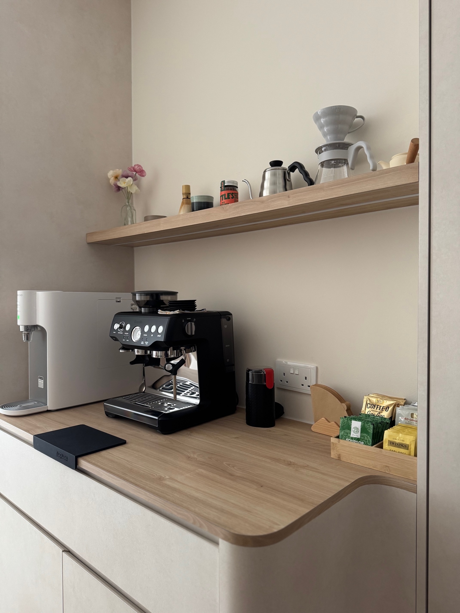 Our-integrated-dry-pantry-area-for-matcha-and-coffee-time.