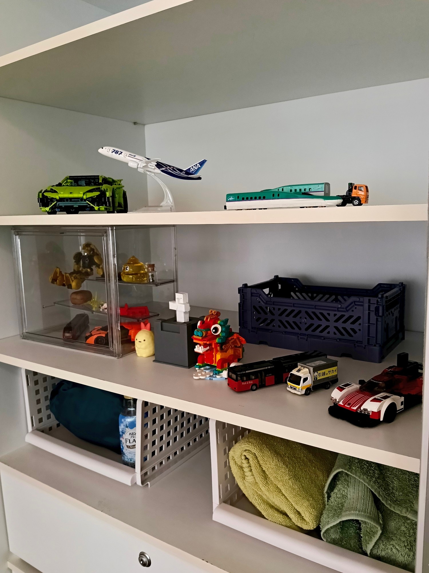 Customer home photo 13: 3 ways to maximize the space in the bedroom for all your trinkets