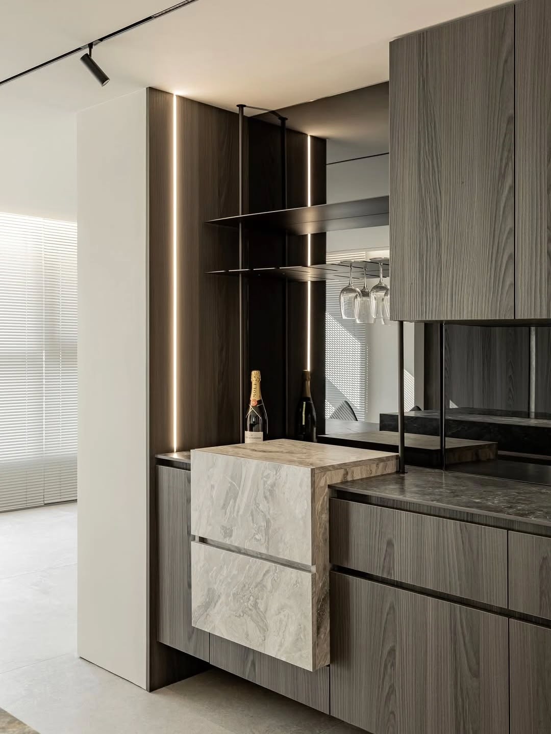 Sophisticated-pantry-niche-design