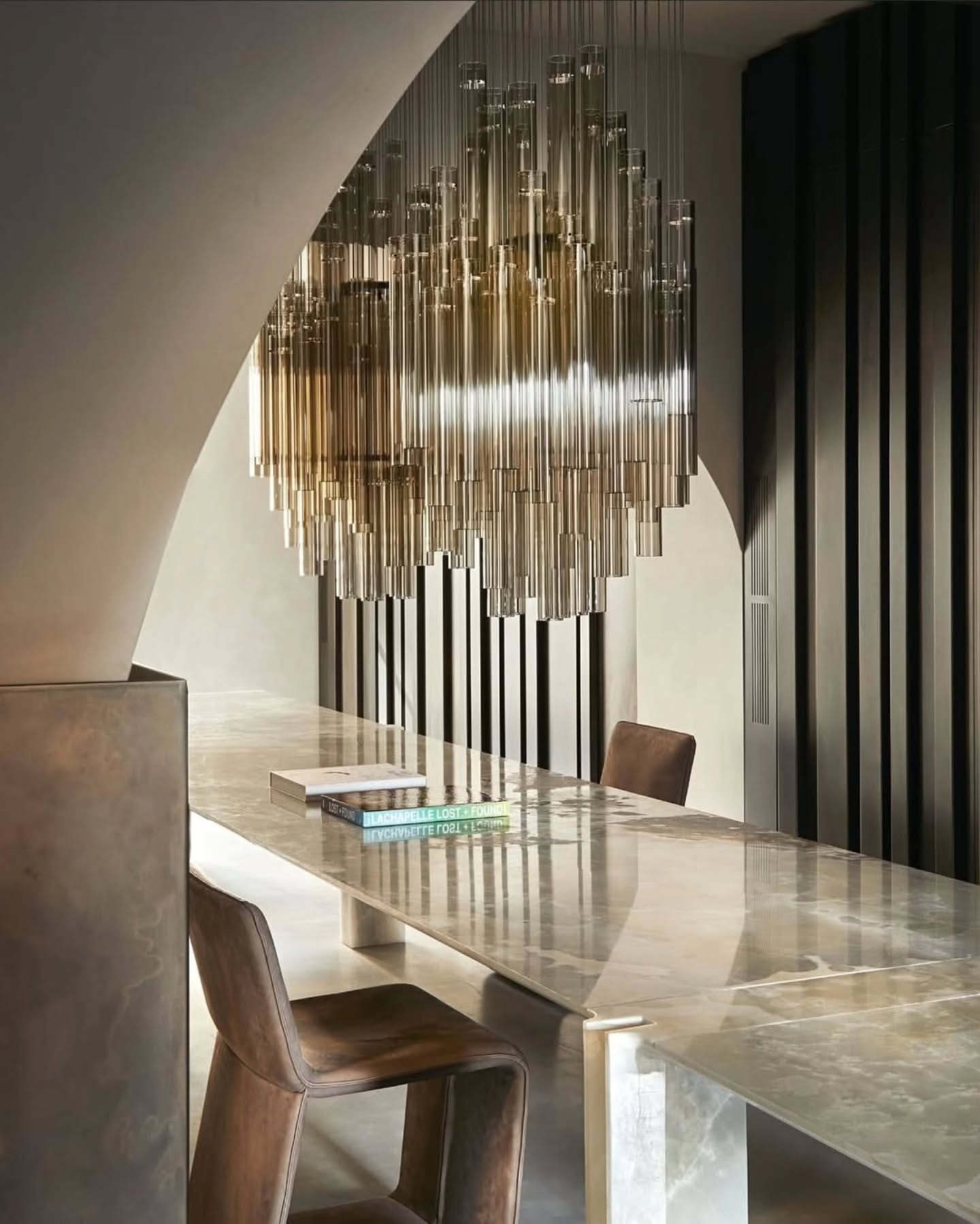 Luxurious-dining-room-design