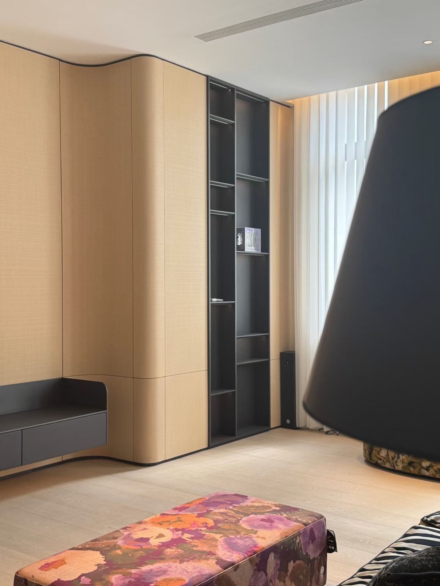 Ultra-sleek-carpentry-design