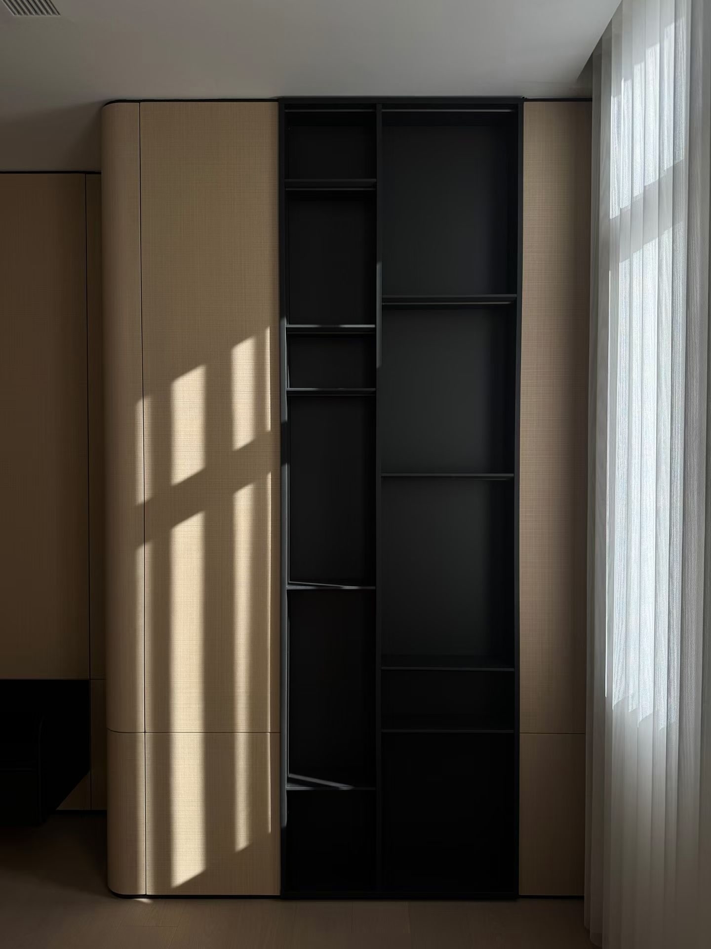 Ultra sleek carpentry design