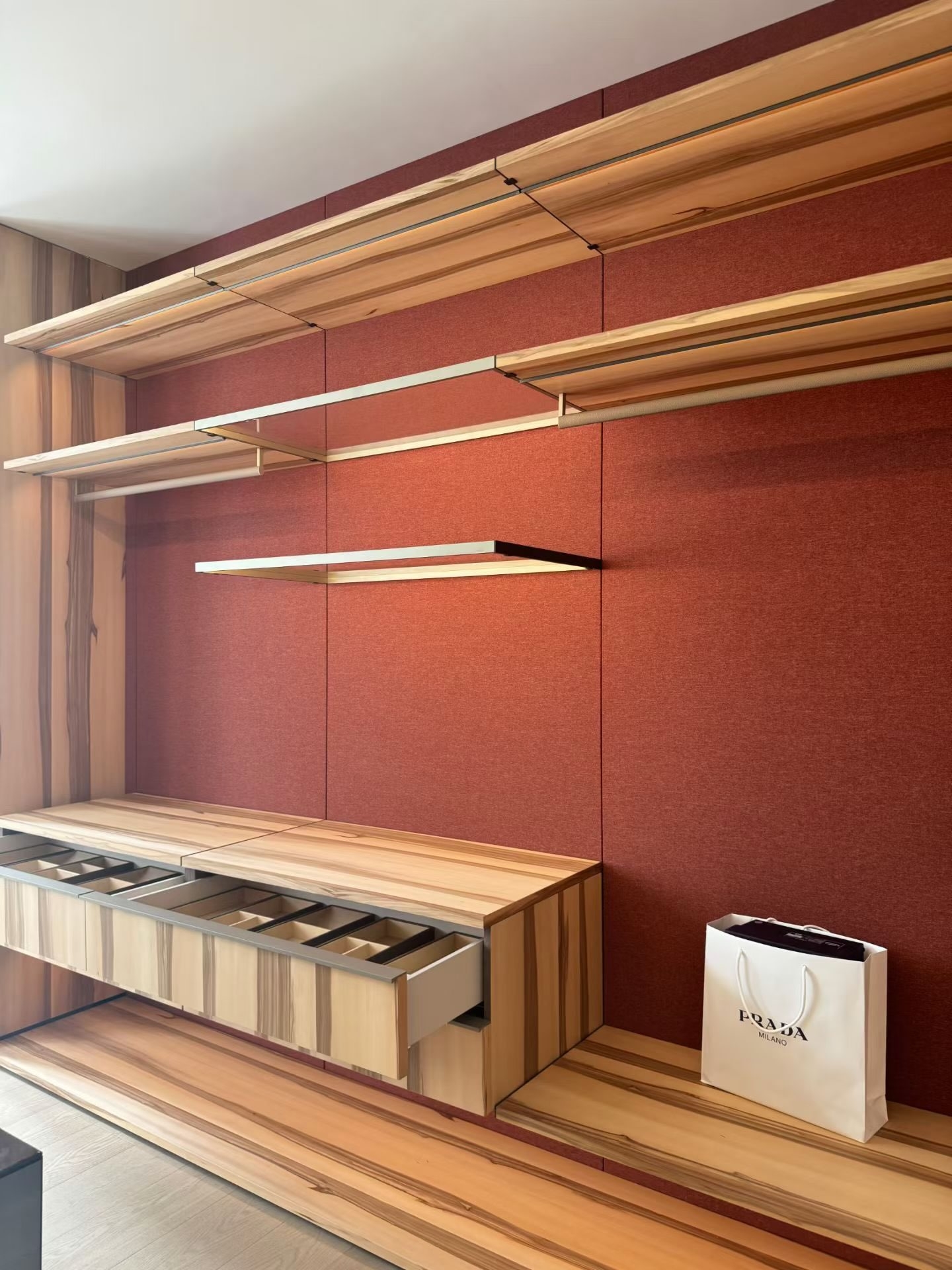 Ultra sleek carpentry design