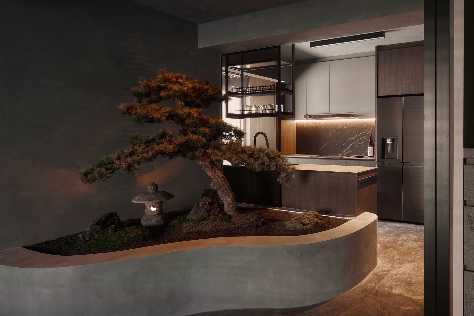 POV:-Your-friends-come-over-and-instantly-asks-for-a-photo