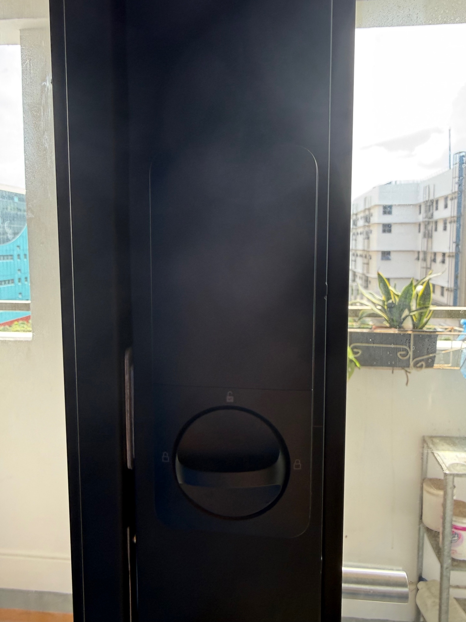 📦 Hands Full of Groceries? No Problem. How a Smart Lock Won Me Over