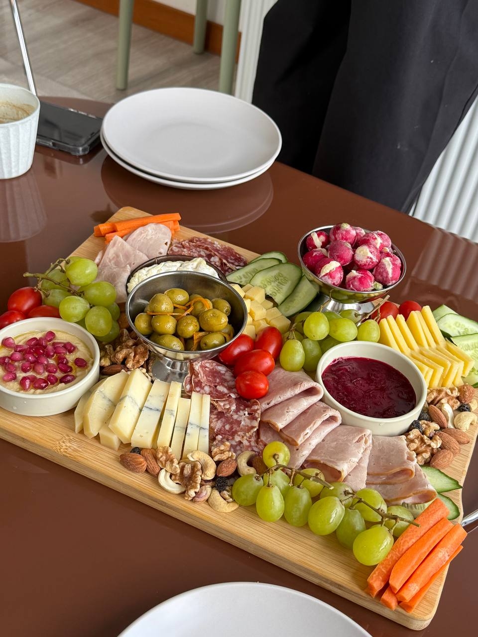 Easy tips for hosting at home 🪄