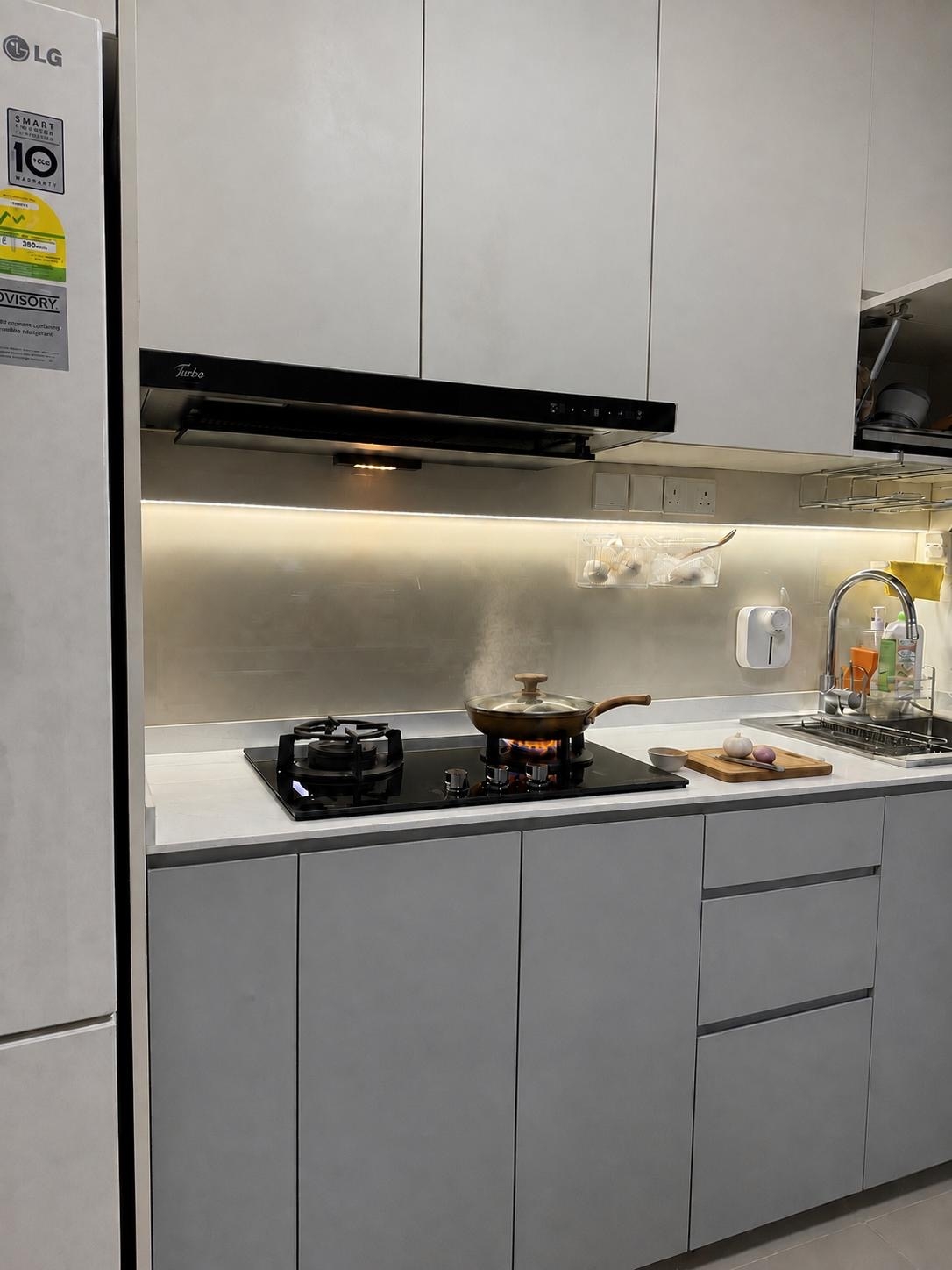 Turning our dining corner into a little home restaurant. 🍽️🤍
