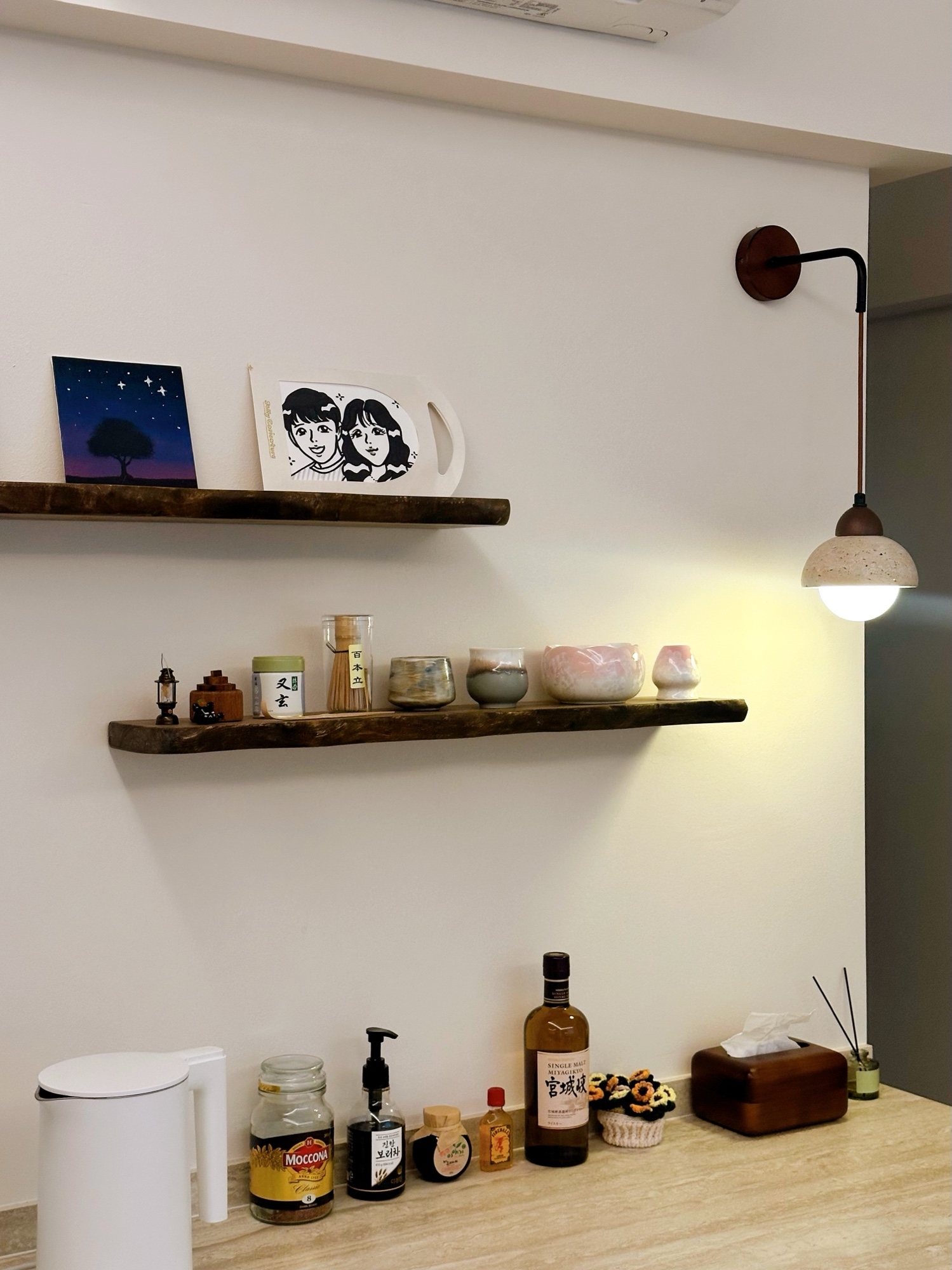 little corners that have slowly come to life 🤍🌱