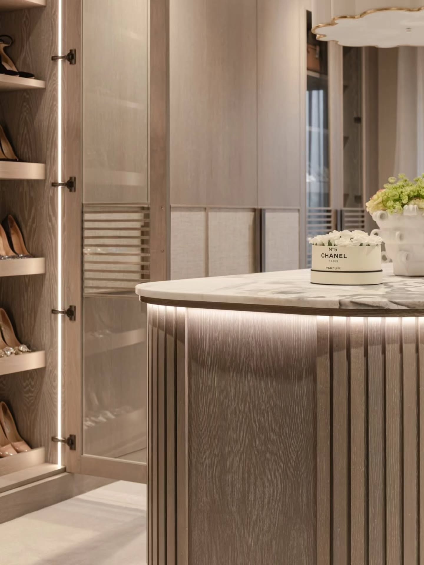 Stylish & luxurious walk in wardrobe design