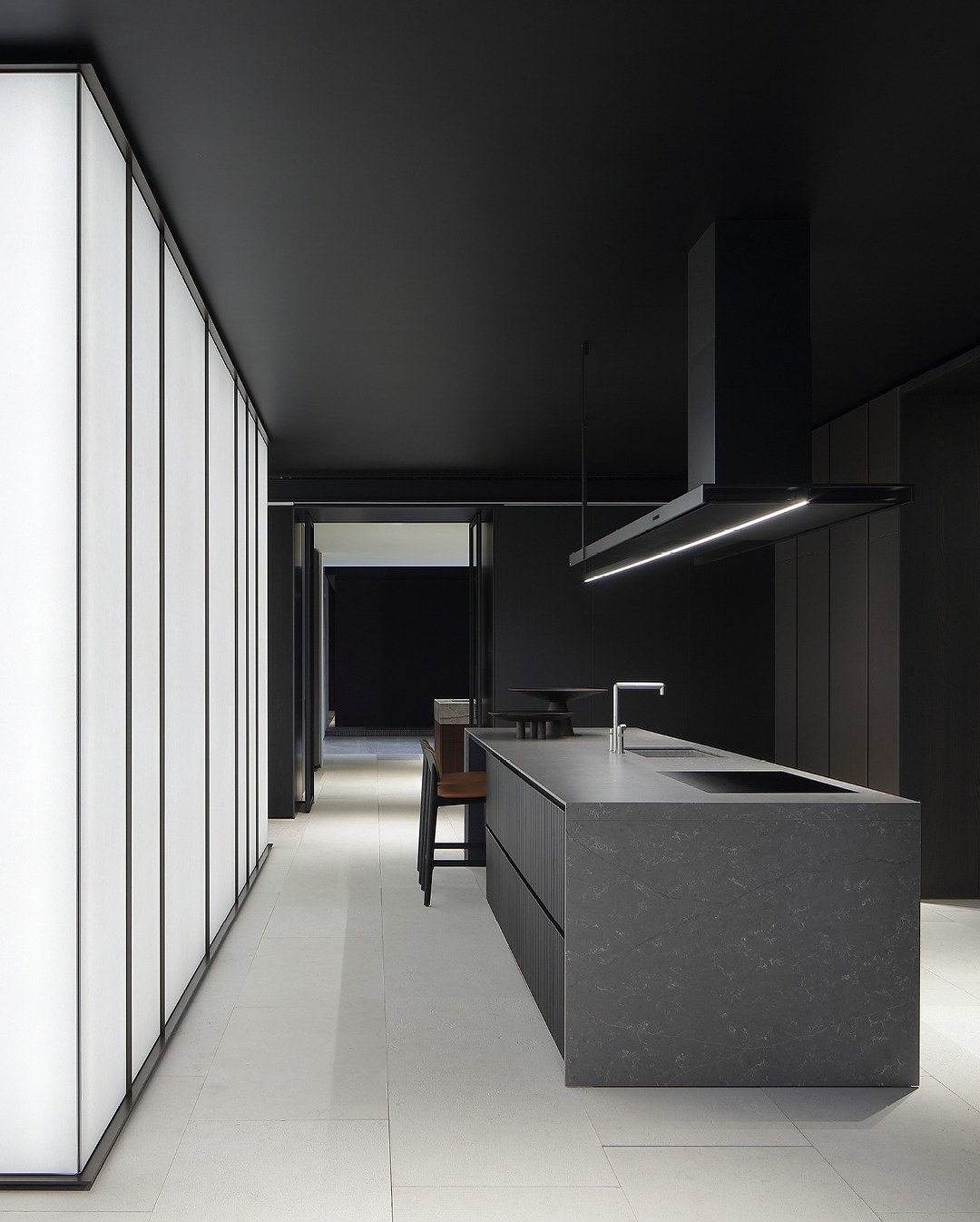 Ultra-modern,-minimalist-luxury-kitchen-design