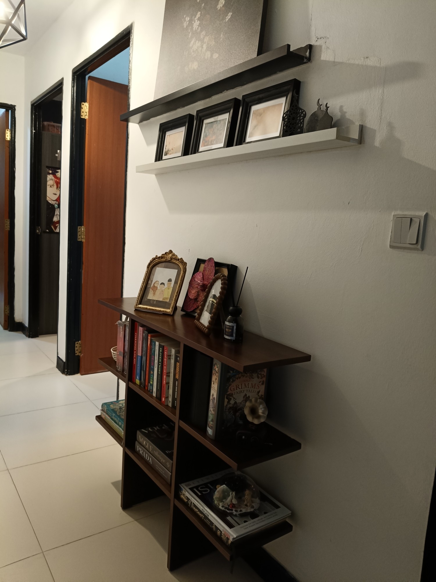 Simple hallway decor