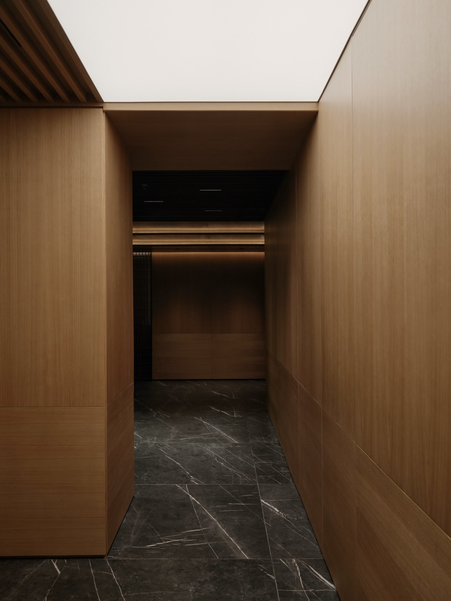 Stylish-commercial-interior-home-office-design