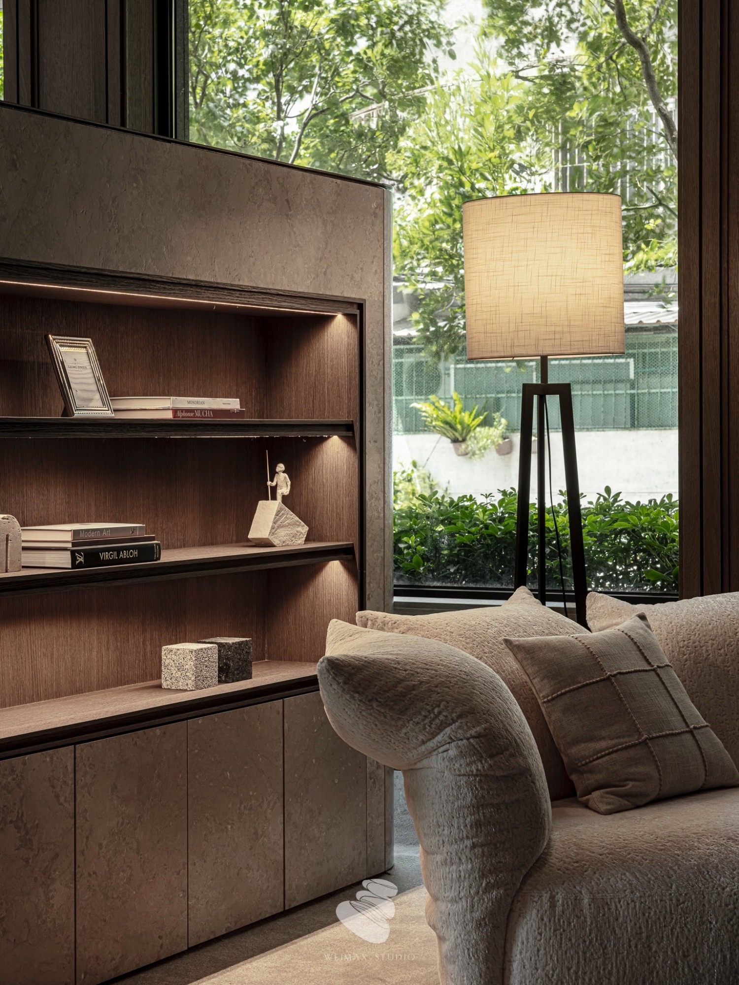 Luxurious-home-interior-with-wood-panels