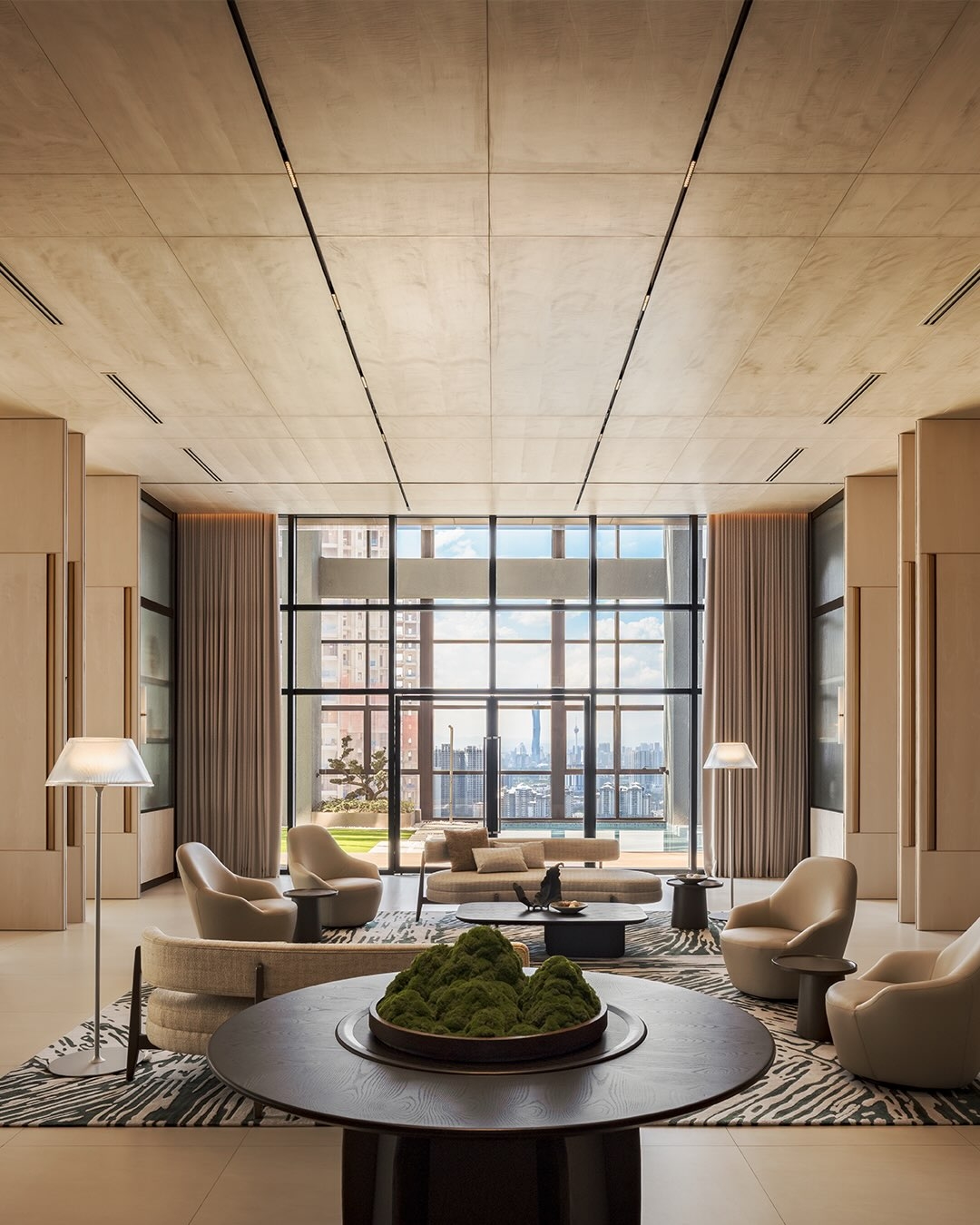 Gorgeous-high-ceiling-luxury-interior