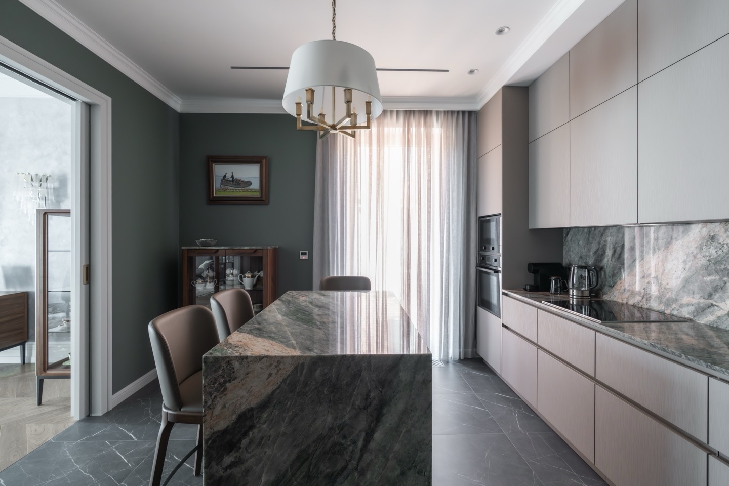 Luxurious-&-stylish-kitchen-design