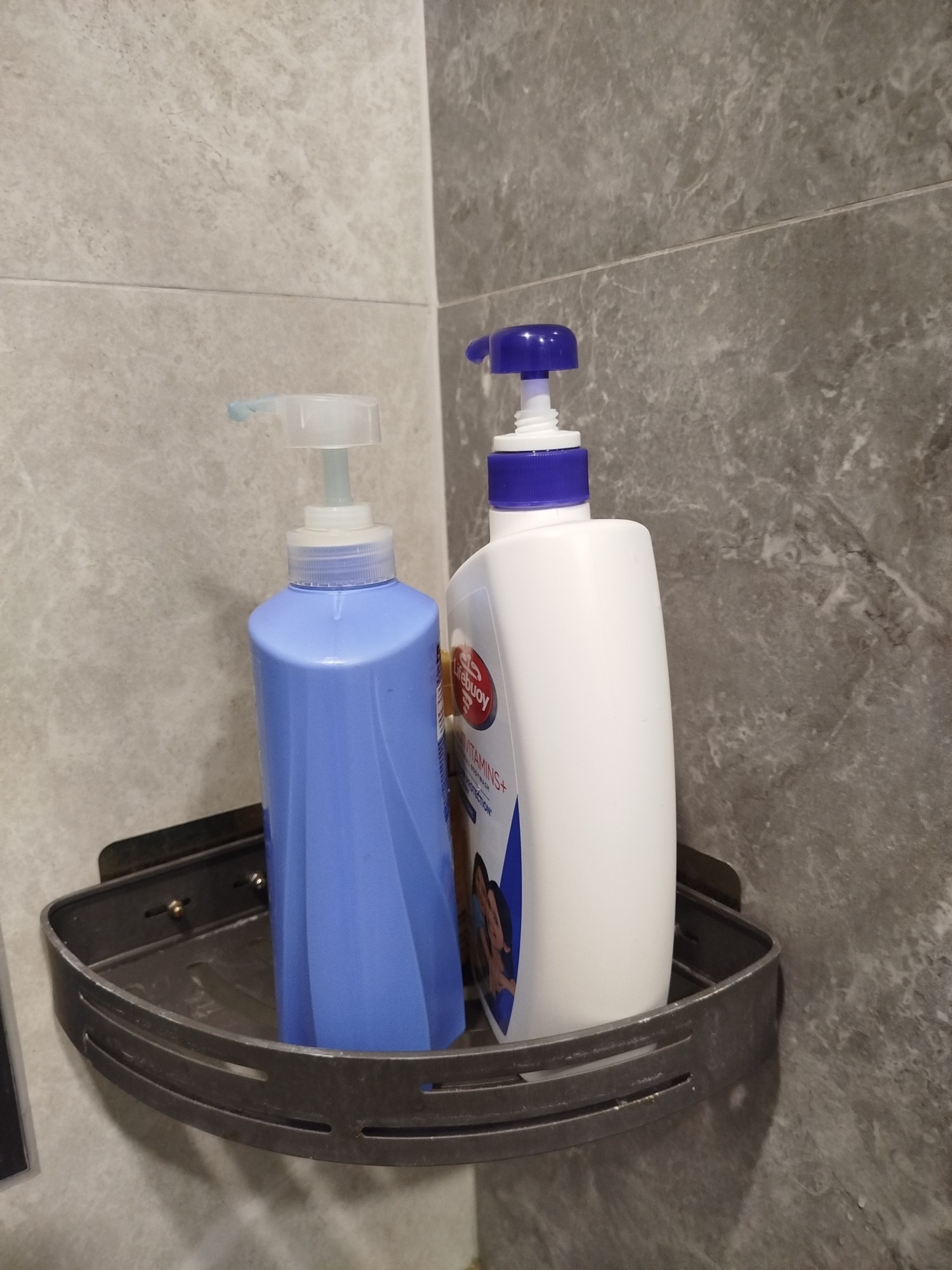 Say-Goodbye-to-Tiles-Damage:-4-No-Drill-Bathroom-Storage-Hacks-That-Ac