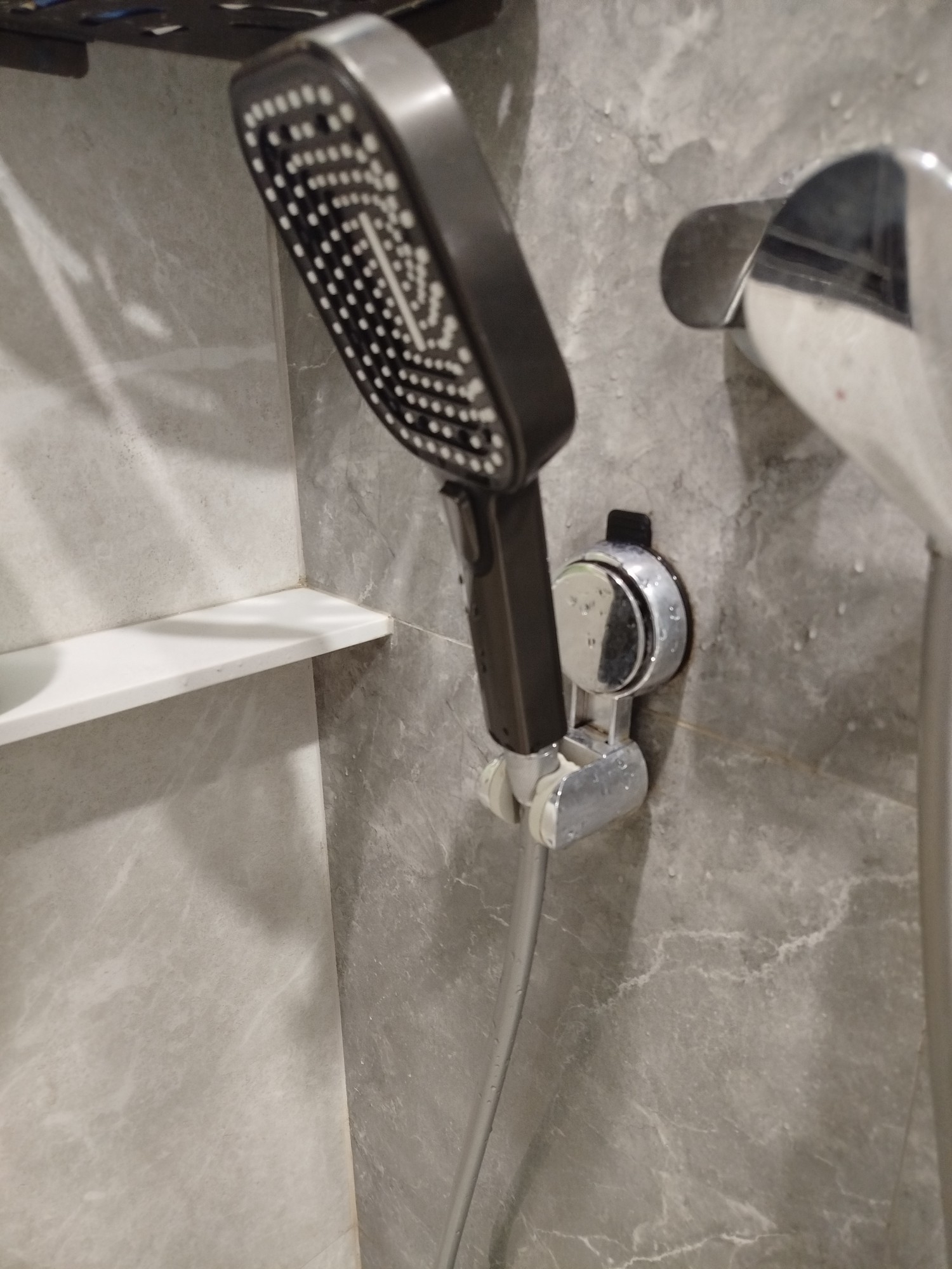 Say Goodbye to Tiles Damage: 4 No-Drill Bathroom Storage Hacks That Ac