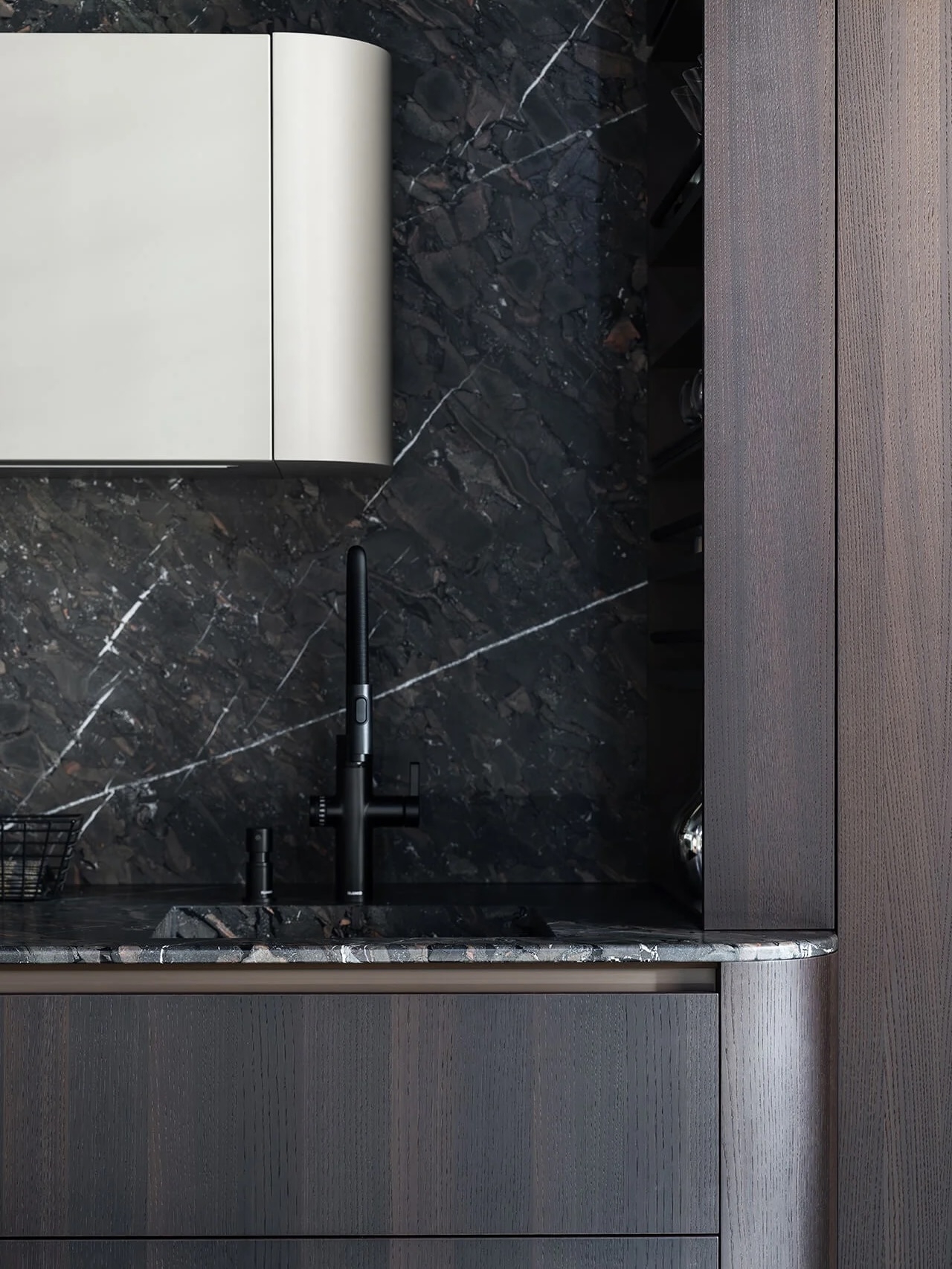 Sophisticated pantry niche design