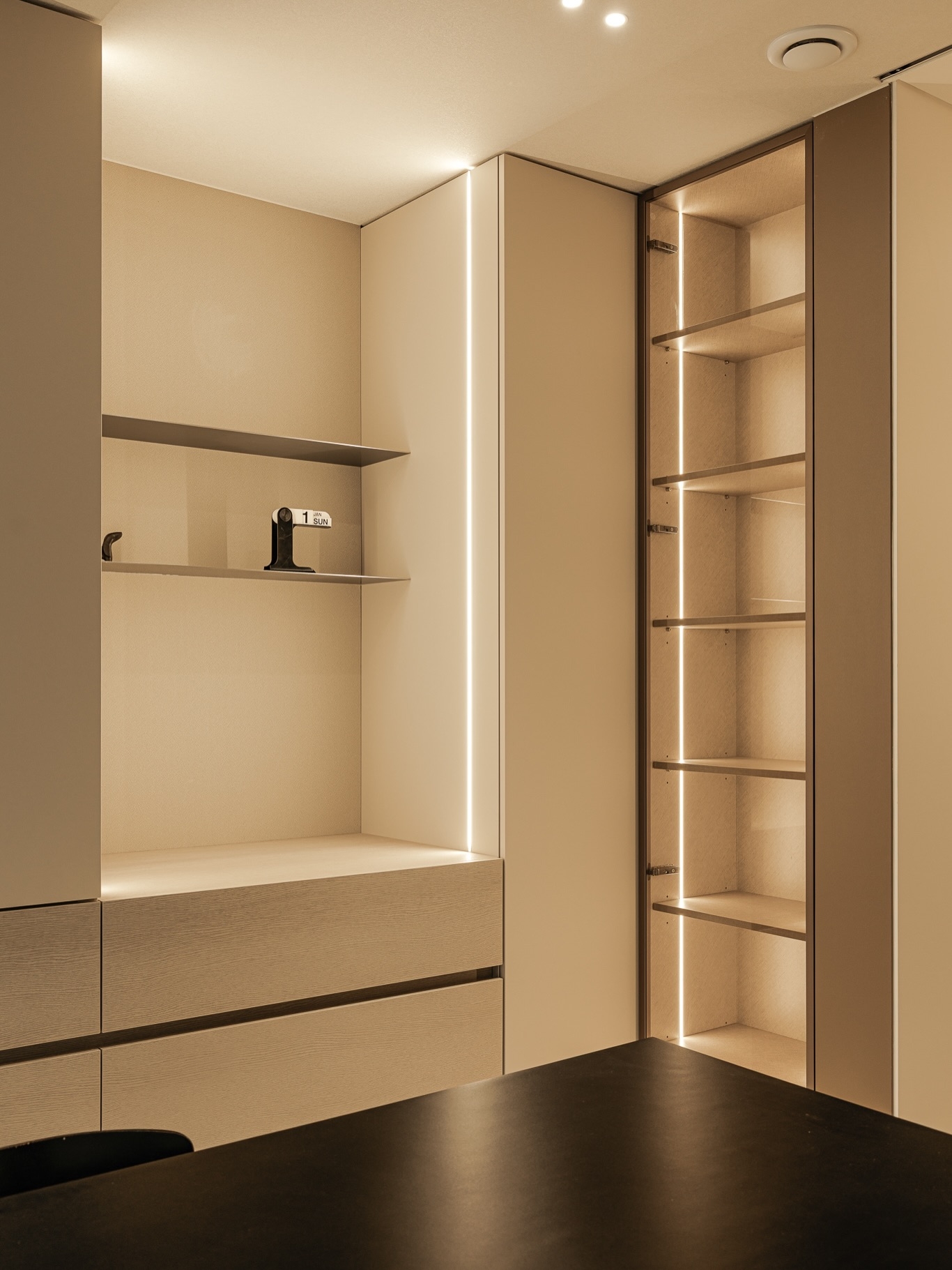 Sleek & modern home interior design